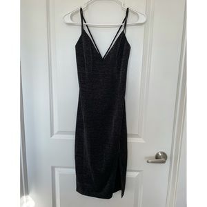 FOREVER 21 - SIZE M - BLACK/GOLD MINI DRESS